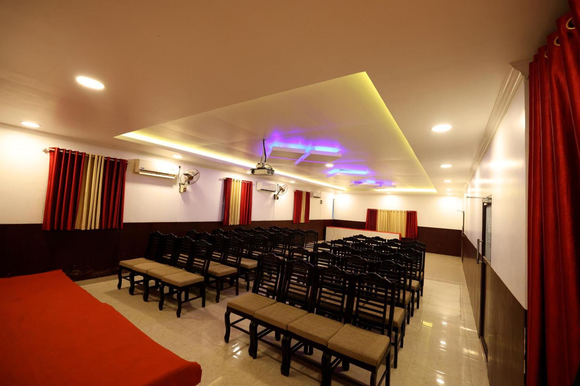 Hydel Palace Athirappilly By Bestinn Leisure Bagian luar foto